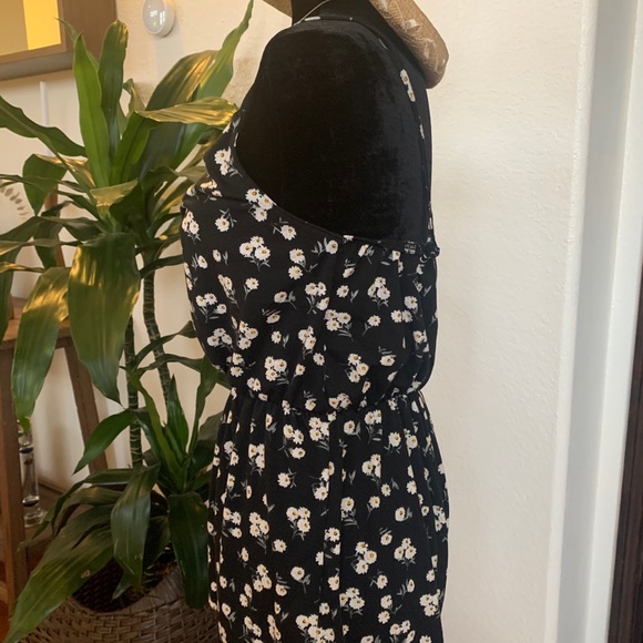 Romper - Picture 2 of 4